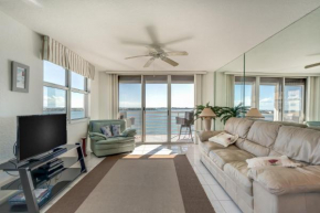 Bahia Vista 17-881, 2 Bedroom, Sleeps 6, Near Beach, WiFi, Heated Pool, Spa